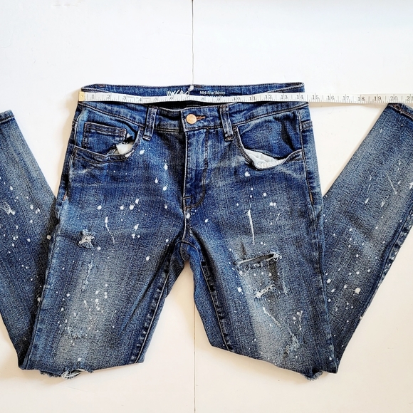 Distressed Jeans - Picture 2 of 12